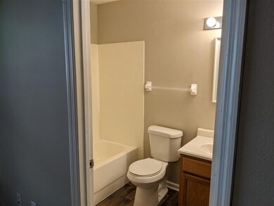 2310 Timber Oaks Ln, Tallahassee, FL 32304 - photo 5