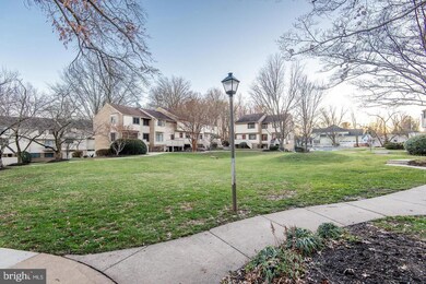 2618 Glengyle Dr unit 100, Vienna, VA 22181 - photo 3