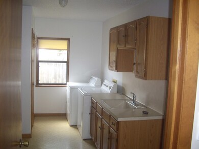 1019 Avenue B, Fredericksburg, TX 78624 - photo 6