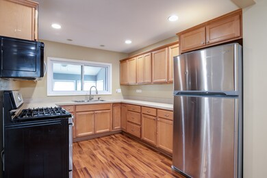 806 E Evergreen St, Wheaton, IL 60187 - photo 7