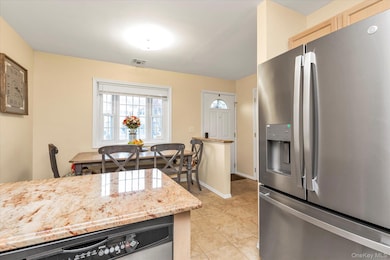 1027 Jerusalem Ave unit 121, Uniondale, NY 11553 - photo 7