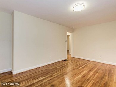 6412 Knollbrook Dr, Hyattsville, MD 20783 - photo 7