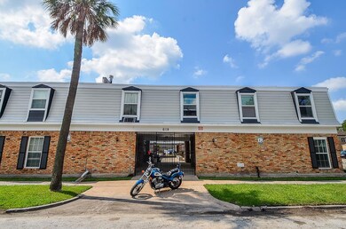 1423 Hawthorne St unit 15, Houston, TX 77006 - photo 4