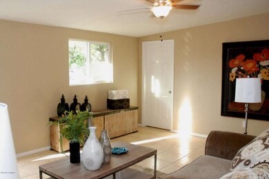Family Room (2)