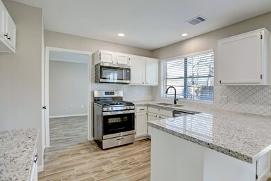 3907 Hazelwood Dr, Pearland, TX 77584 - photo 6