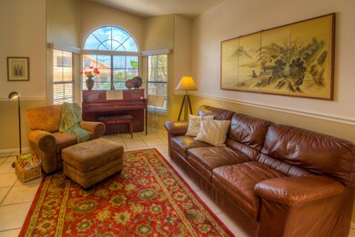 6 Living Room Photo b