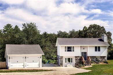 21 Apple Blossom Ln unit 11, Hendersonville, NC 28792 - photo 2