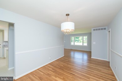 136 Longview Dr, Catonsville, MD 21228 - photo 6