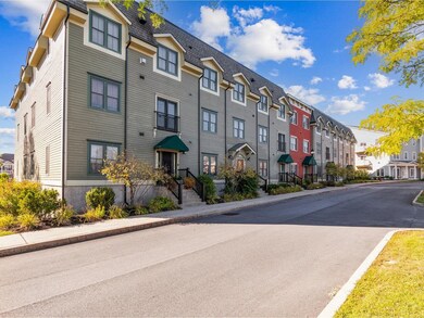 33 Naomi's Way unit 303, Colchester, VT 05446 - photo 2