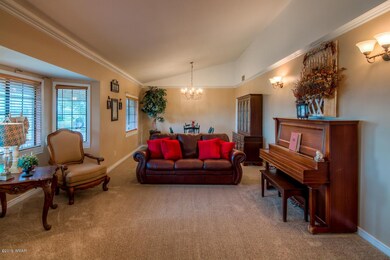 10 Living Room photo a-X2