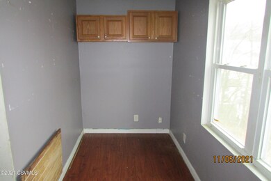 1031 W Chestnut St, Coal Township, PA 17866 - photo 6