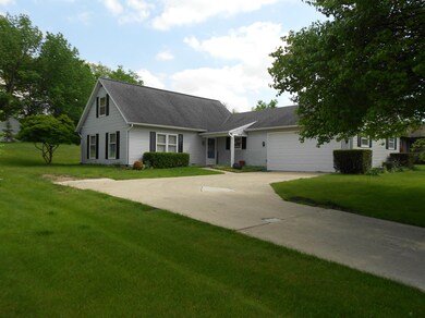 922 Hickory Dr, Marysville, OH 43040 - photo 3