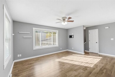 5814 Daisy Dr, Waterloo, IA 50701 - photo 5