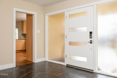 4760 Rockford Ct-006-016-Entryway-MLS_Si