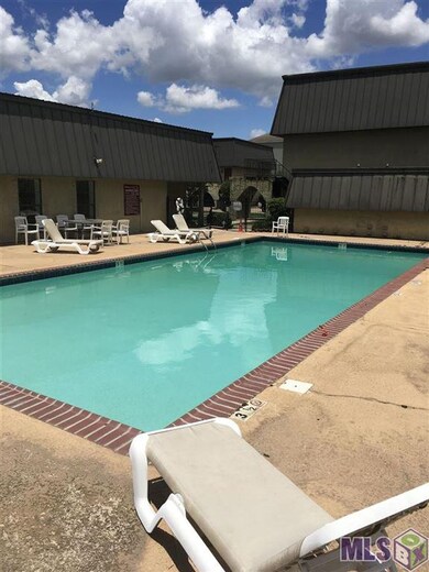 10304 W Winston Ave Unit 5, Lake Plaza Condo