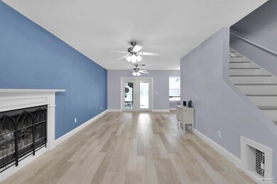 300 Robin Hood Ln, Pensacola, FL 32526 - photo 4