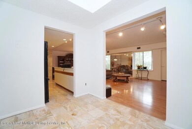 3461 Amboy Rd unit 4F, Staten Island, NY 10306 - photo 6