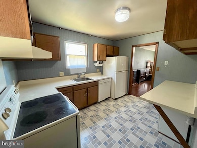 334 Royer Rd, Westminster, MD 21158 - photo 5