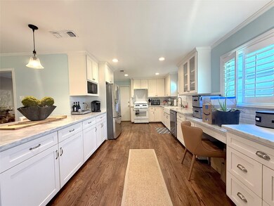 1434 Glourie Dr, Houston, TX 77055 - photo 6