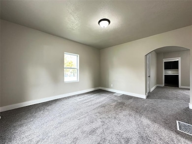 421 N 2nd St, Knoxville, IA 50138 - photo 5