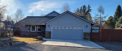 2021 SW 24th St, Redmond, OR 97756 - photo 2