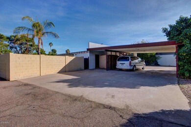 LARGE CARPORT/DRIVE WAY