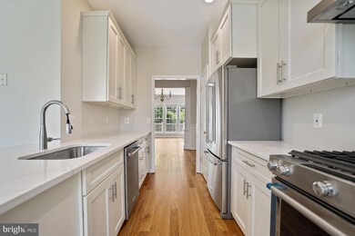 8195 Singleleaf Ln, Lorton, VA 22079 - photo 4