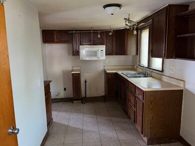 117 Clark St, Chenoa, IL 61726 - photo 7