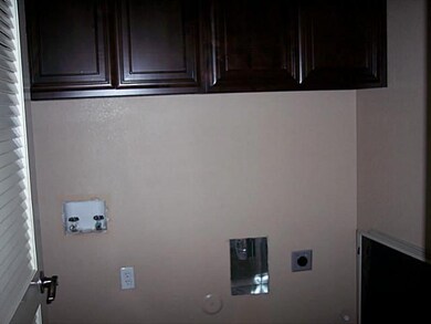 813 Desert Sky Dr, Horizon City, TX 79928 - photo 5