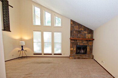 13942 S Poplar Place, Glenpool, OK 74033 - photo 6