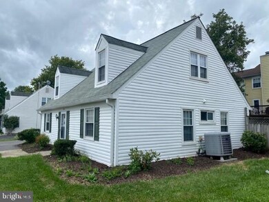 2456 Yarmouth Ln, Crofton, MD 21114 - photo 3