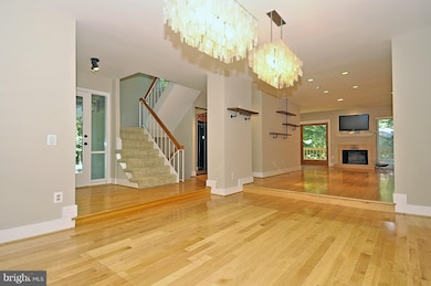 11744 Decade Ct, Reston, VA 20191 - photo 3