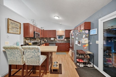 2218 E Caulder Ct, Des Moines, IA 50320 - photo 7