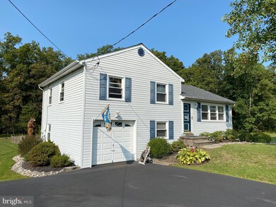 2952 Bedminster Rd, Perkasie, PA 18944 - photo 2