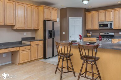 Kitchen/Breakfast Bar/Desk Area