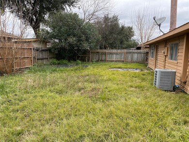 3315 Edgecreek Dr, Houston, TX 77066 - photo 5