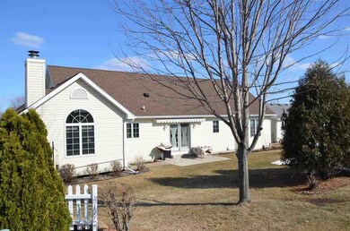 565 Oakwood Dr, Oregon, WI 53575 - photo 3