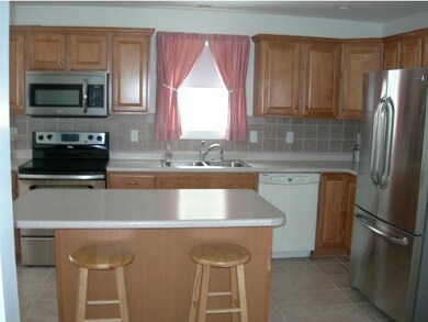 Open Concept Eat-In Kitchen