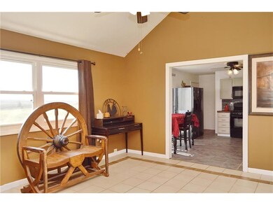 Vaulted Ceiling and Ceiling Fan in Hearth/Great Ro