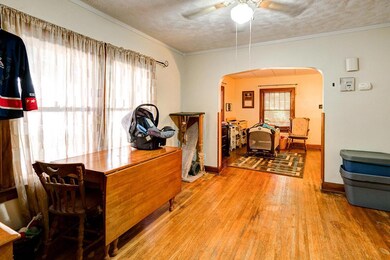 2335_Glenview_Blvd-21