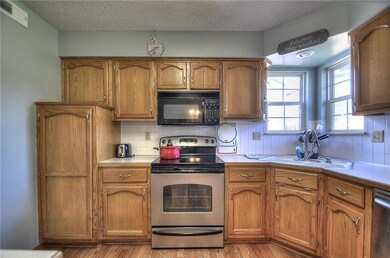 515 S Huntsman Blvd, Raymore, MO 64083 - photo 6