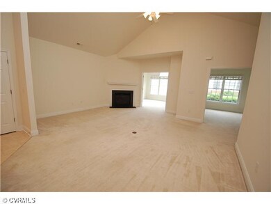 Den/Family/Great Room - Vaulted great room with ga