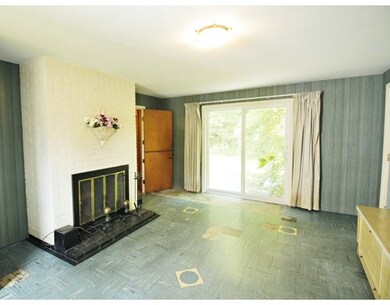 23 Brentwood Dr, Holden, MA 01520 - photo 2