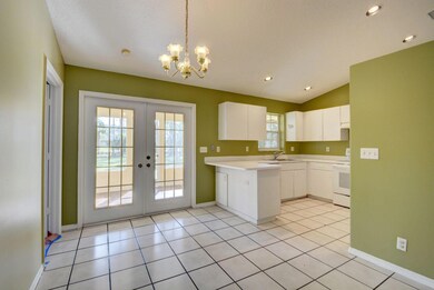 Dining_Kitchen_area[1]
