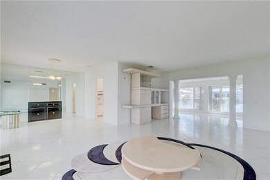 Bright Spacious Rooms