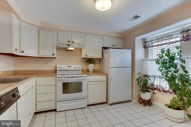 7225 Procopio Cir, Columbia, MD 21046 - photo 6