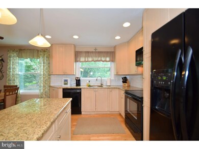 2107 N Line St, Lansdale, PA 19446 - photo 4