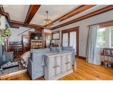 70 Log Cabin St, Independence, OR 97351 - photo 5