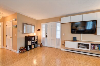 6 Howe St unit 1, Bristol, RI 02809 - photo 6