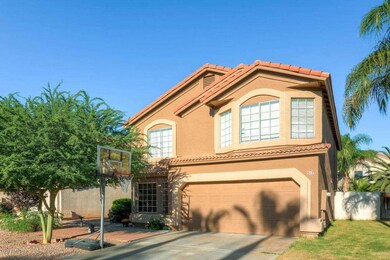 517 N Cobblestone St Gilbert-large-002-E